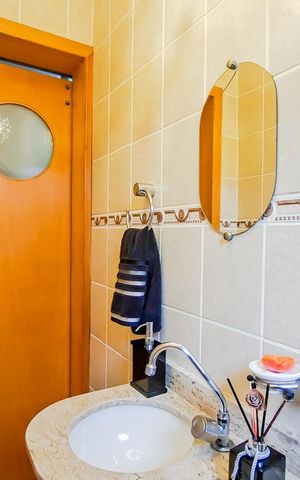 Casa à venda com 470m², 4 quartos e 4 vagasLavabo 