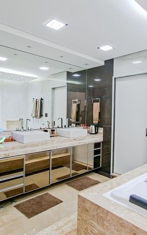 Casa à venda com 470m², 4 quartos e 4 vagasBanheiro do Quarto 4
