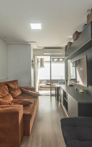 Apartamento à venda com 75m², 2 quartos e 2 vagasSala