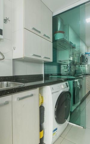 Apartamento à venda com 75m², 2 quartos e 2 vagasÁrea de serviço