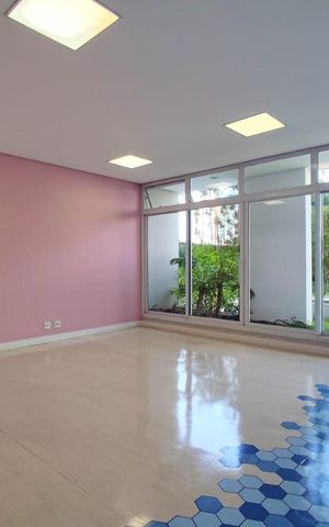 Apartamento à venda com 75m², 2 quartos e 2 vagasÁrea externa