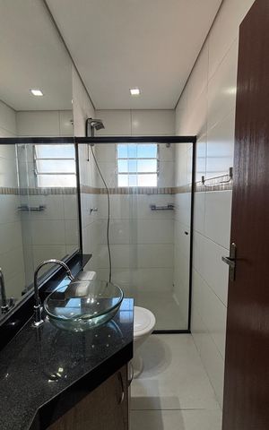 Apartamento à venda com 150m², 2 quartos e 2 vagas Apartamento à venda com 150m², 2 quartos e 2 vagasBanheiro da Suíte