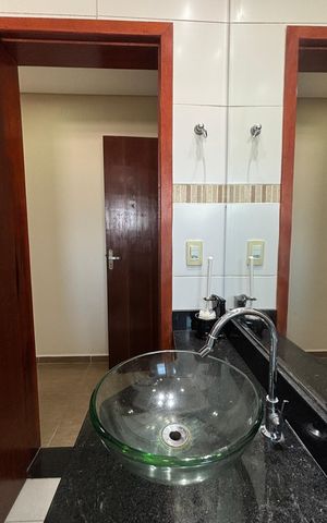 Apartamento à venda com 150m², 2 quartos e 2 vagas Apartamento à venda com 150m², 2 quartos e 2 vagasBanheiro da Suíte