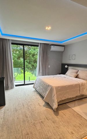 Casa de condomínio à venda com 433m², 4 quartos e 2 vagas Casa de condomínio à venda com 433m², 4 quartos e 2 vagasQuarto 3