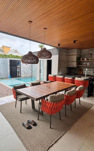 Casa de condomínio à venda com 433m², 4 quartos e 2 vagas Casa de condomínio à venda com 433m², 4 quartos e 2 vagasÁrea externa