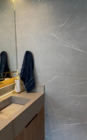 Casa de condomínio à venda com 433m², 4 quartos e 2 vagas Casa de condomínio à venda com 433m², 4 quartos e 2 vagasBanheiro do Quarto 1