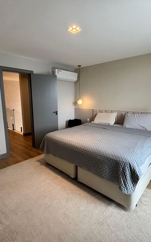 Casa de condomínio à venda com 433m², 4 quartos e 2 vagas Casa de condomínio à venda com 433m², 4 quartos e 2 vagasQuarto 4