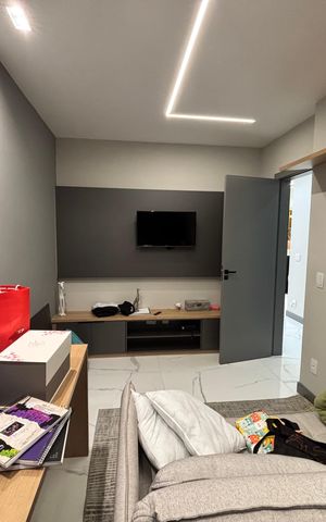 Casa de condomínio à venda com 433m², 4 quartos e 2 vagas Casa de condomínio à venda com 433m², 4 quartos e 2 vagasQuarto 2