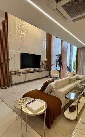 Casa de condomínio à venda com 433m², 4 quartos e 2 vagas Casa de condomínio à venda com 433m², 4 quartos e 2 vagasSala