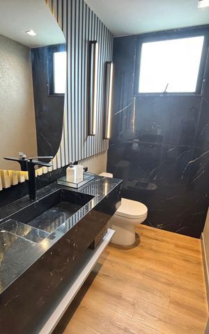 Casa de condomínio à venda com 433m², 4 quartos e 2 vagas Casa de condomínio à venda com 433m², 4 quartos e 2 vagasBanheiro