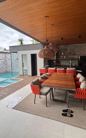 Casa de condomínio à venda com 433m², 4 quartos e 2 vagas Casa de condomínio à venda com 433m², 4 quartos e 2 vagasÁrea externa