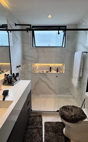 Casa de condomínio à venda com 433m², 4 quartos e 2 vagas Casa de condomínio à venda com 433m², 4 quartos e 2 vagasBanheiro do Quarto 3