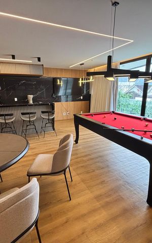 Casa de condomínio à venda com 433m², 4 quartos e 2 vagas Casa de condomínio à venda com 433m², 4 quartos e 2 vagasSala de jogos
