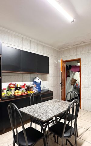 Casa à venda com 138m², 2 quartos e 2 vagas Casa à venda com 138m², 2 quartos e 2 vagasCozinha