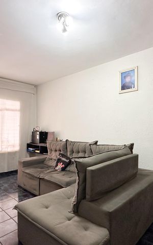 Casa à venda com 138m², 2 quartos e 2 vagas Casa à venda com 138m², 2 quartos e 2 vagasSala