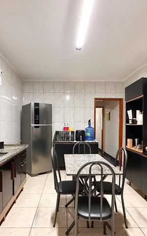 Casa à venda com 138m², 2 quartos e 2 vagas Casa à venda com 138m², 2 quartos e 2 vagasCozinha