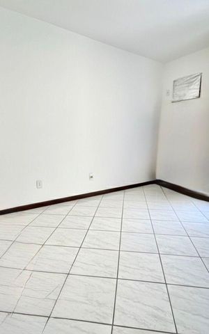 Casa de condomínio à venda com 120m², 4 quartos e 2 vagas Casa de condomínio à venda com 120m², 4 quartos e 2 vagasSala