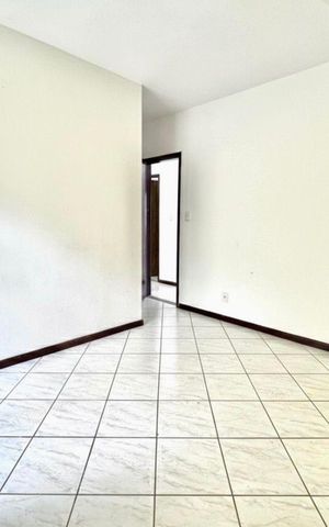 Casa de condomínio à venda com 120m², 4 quartos e 2 vagas Casa de condomínio à venda com 120m², 4 quartos e 2 vagasQuarto