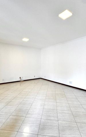 Casa de condomínio à venda com 120m², 4 quartos e 2 vagas Casa de condomínio à venda com 120m², 4 quartos e 2 vagasQuarto