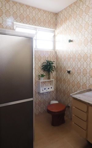 Casa à venda com 171m², 2 quartos e 1 vagaBanheiro