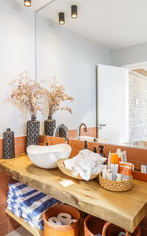 Apartamento à venda com 193m², 2 quartos e 3 vagas Apartamento à venda com 193m², 2 quartos e 3 vagasBanheiro Social