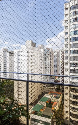 Apartamento à venda com 193m², 2 quartos e 3 vagas Apartamento à venda com 193m², 2 quartos e 3 vagasVaranda
