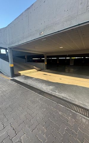 Apartamento à venda com 45m², 2 quartos e 1 vaga Apartamento à venda com 45m², 2 quartos e 1 vagaEstacionamento