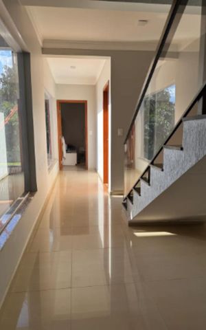 Casa de condomínio para alugar com 400m², 3 quartos e 2 vagasCorredor