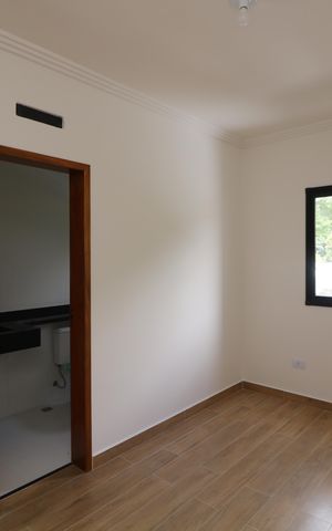 Casa à venda com 103m², 2 quartos e 4 vagasSuite