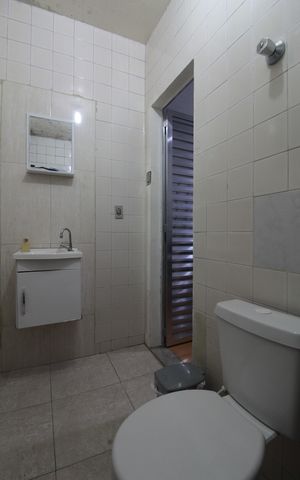 Casa à venda com 200m², 4 quartos e 4 vagasBanheiro da Suite
