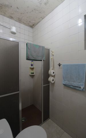 Casa à venda com 200m², 4 quartos e 4 vagasBanheiro da Suite