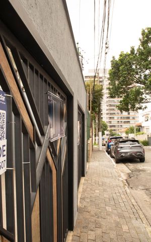 Casa à venda com 194m², 4 quartos e 3 vagasFrente