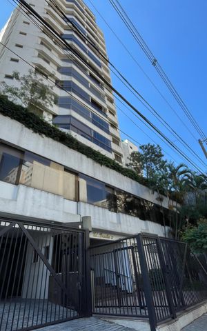 Apartamento para alugar com 147m², 3 quartos e 3 vagas Apartamento para alugar com 147m², 3 quartos e 3 vagasFachada do Prédio