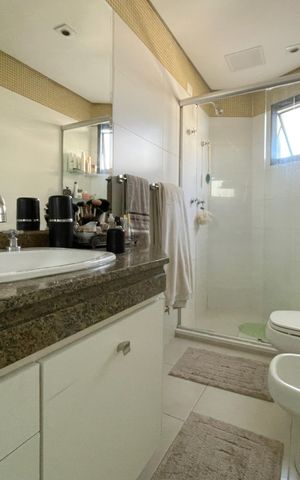 Apartamento para alugar com 147m², 3 quartos e 3 vagas Apartamento para alugar com 147m², 3 quartos e 3 vagasBanheiro suíte 1