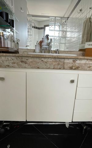 Apartamento para alugar com 147m², 3 quartos e 3 vagas Apartamento para alugar com 147m², 3 quartos e 3 vagasBanheiro suíte 3