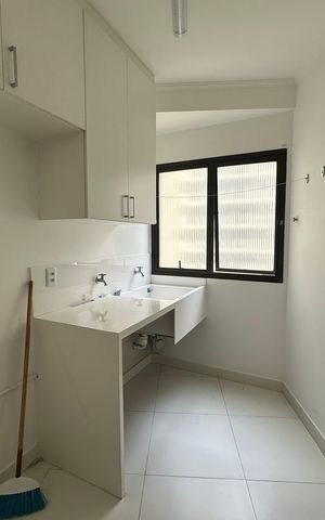 Apartamento à venda com 113m², 3 quartos e 2 vagas Apartamento à venda com 113m², 3 quartos e 2 vagasÁrea de Serviço