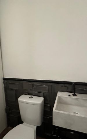 Apartamento à venda com 113m², 3 quartos e 2 vagas Apartamento à venda com 113m², 3 quartos e 2 vagasBanheiro de serviço