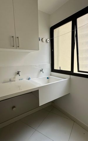 Apartamento à venda com 113m², 3 quartos e 2 vagas Apartamento à venda com 113m², 3 quartos e 2 vagasÁrea de Serviço