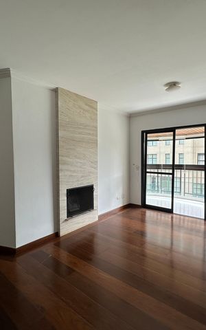 Apartamento à venda com 113m², 3 quartos e 2 vagas Apartamento à venda com 113m², 3 quartos e 2 vagasSala