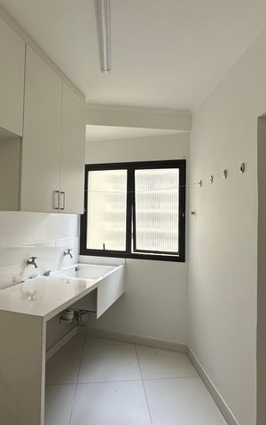 Apartamento à venda com 113m², 3 quartos e 2 vagas Apartamento à venda com 113m², 3 quartos e 2 vagasÁrea de Serviço