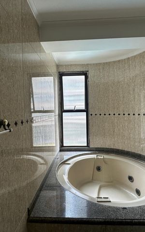 Apartamento à venda com 113m², 3 quartos e 2 vagas Apartamento à venda com 113m², 3 quartos e 2 vagasBanheiro da Suíte