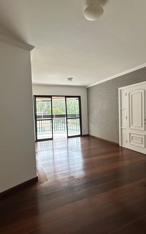 Apartamento à venda com 113m², 3 quartos e 2 vagas Apartamento à venda com 113m², 3 quartos e 2 vagasSala