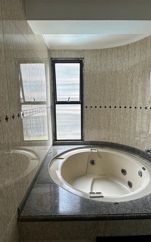 Apartamento à venda com 113m², 3 quartos e 2 vagas Apartamento à venda com 113m², 3 quartos e 2 vagasBanheiro da Suíte