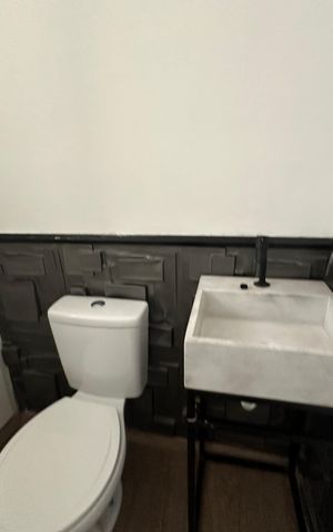 Apartamento à venda com 113m², 3 quartos e 2 vagas Apartamento à venda com 113m², 3 quartos e 2 vagasBanheiro de serviço