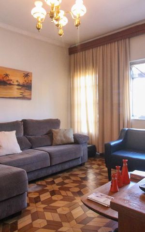 Casa à venda com 250m², 3 quartos e 2 vagas