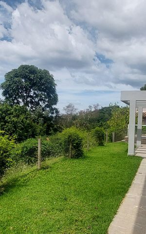 Casa de condomínio à venda com 323m², 4 quartos e 6 vagas