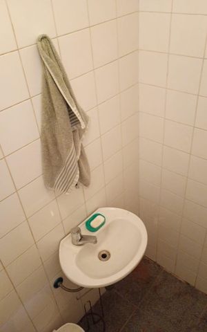 Casa à venda com 60m², 3 quartos e 1 vaga Casa à venda com 60m², 3 quartos e 1 vagaBanheiro