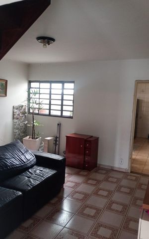 Casa à venda com 60m², 3 quartos e 1 vaga Casa à venda com 60m², 3 quartos e 1 vagaSala