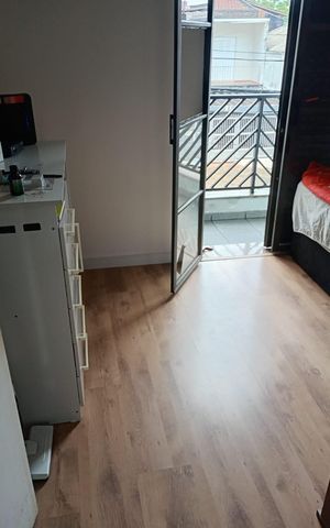 Casa à venda com 60m², 3 quartos e 1 vaga Casa à venda com 60m², 3 quartos e 1 vagaQuarto