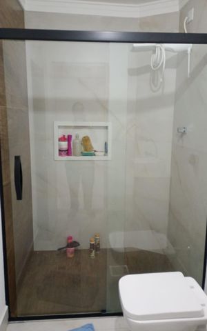 Casa à venda com 60m², 3 quartos e 1 vaga Casa à venda com 60m², 3 quartos e 1 vagaBanheiro